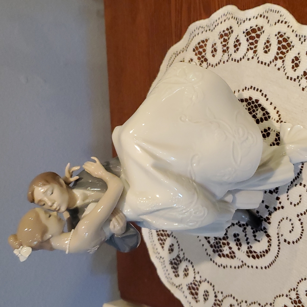 Lladro "Happiest Day" porcelain figurine
